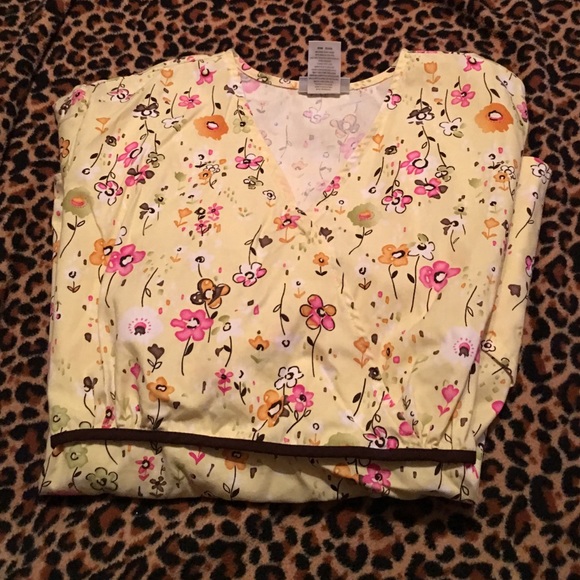 Scrub top NWOT