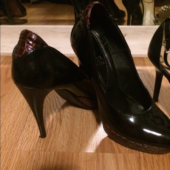 Black with a touch of bronze classy high heels - Picture 2 of 3