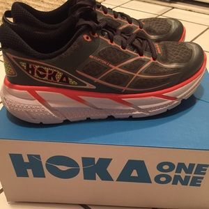 Hoka One One Women's Clifton 2