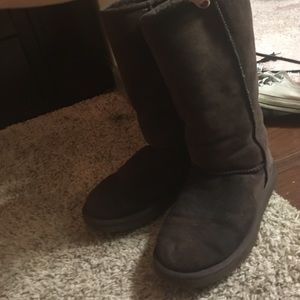 Ugg tall boots brown - size 9
