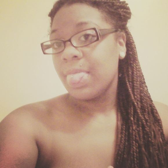 Meet your Posher, Johniqueline