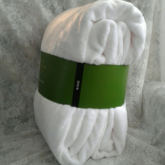 kate spade Bedding Last Kate Spade King Fleece Blanket White Poshmark