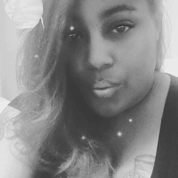 Meet your Posher, Taneasha - Picture 3 of 5