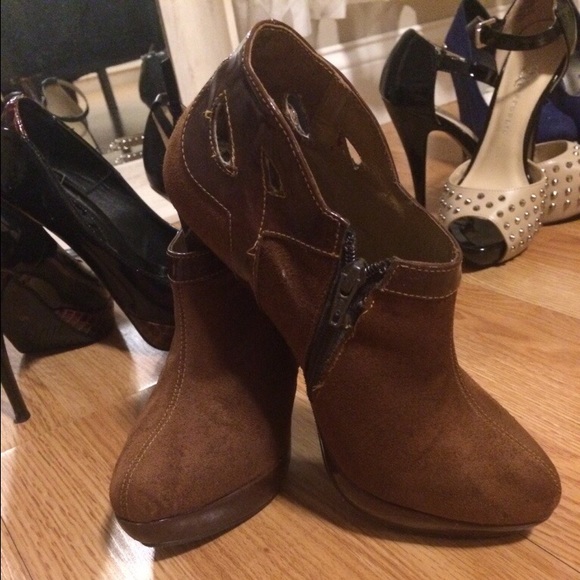 Very well maintained brownish camel booties - Picture 3 of 3