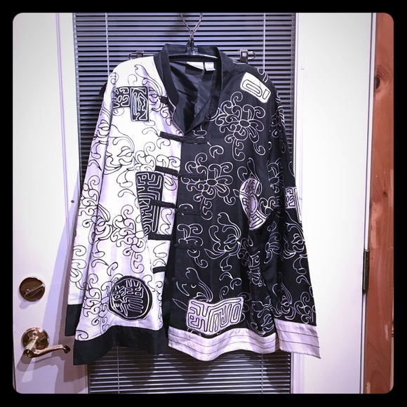 Chico's Asian inspired shirt. Size 3 minor
