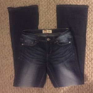 L.e.i Sophia hipster flare jeans