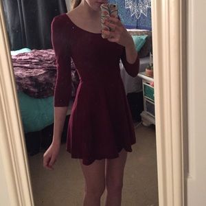 3 quarter sleeve burgundy dress