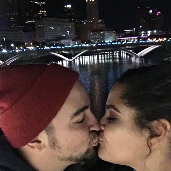 Meet your Posher, Loo - Picture 3 of 4