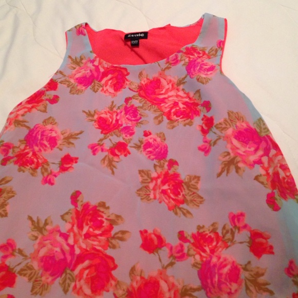 Hot pink floral tank top - Picture 4 of 4