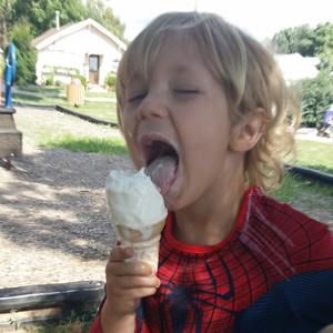 Meet your Posher, Angela