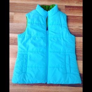 Reversible puffer vest