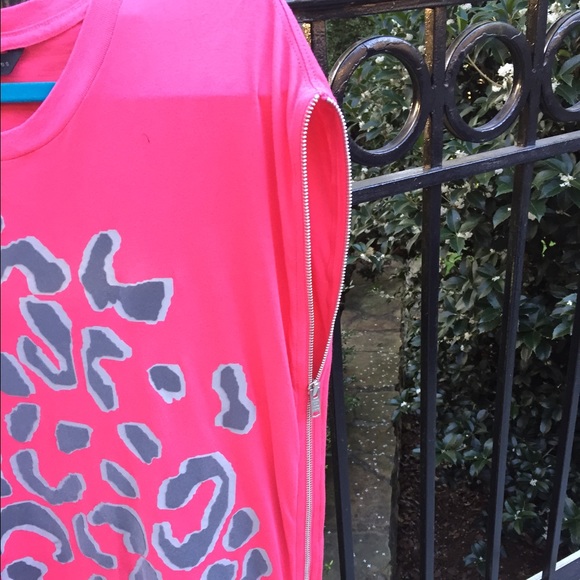 Tunic - Picture 2 of 3