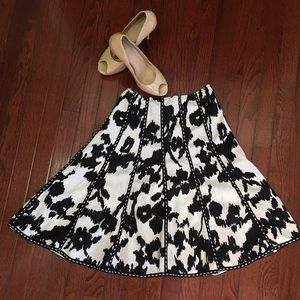 CAbi Black & With Floral Midi Skirt Sz 6