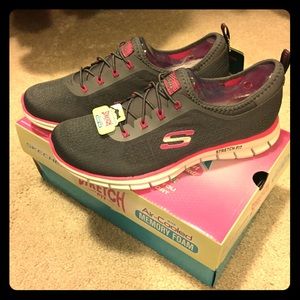 Sketchers sneakers