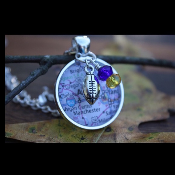 University of Michigan map game day necklace
