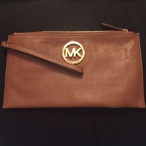 Michael kors wristlet/clutch
