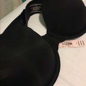 🦃❤️NEW never been wornSexy strapless VS bra😏👌🏻