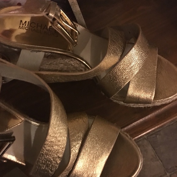 MK Gold Wedges