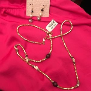 Vivi necklace and earrings