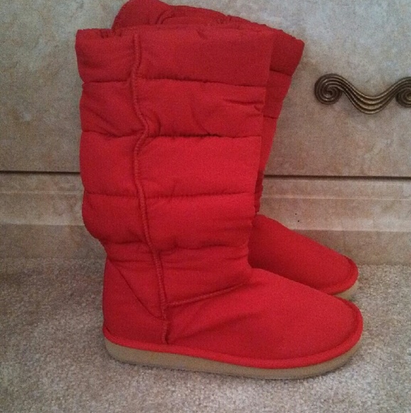 Red Women's Sz 8 Snow Boots