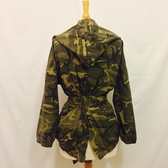 🇸 🇦 🇱 🇪🎈Camouflage Wrap Jacket w/ Hood - Picture 3 of 4