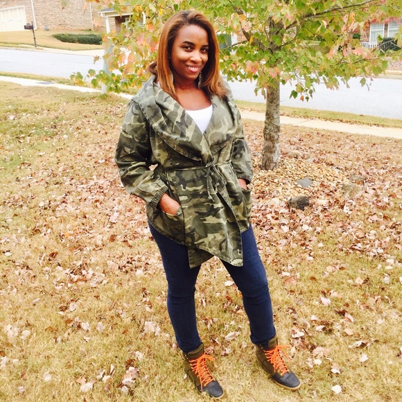 🇸 🇦 🇱 🇪🎈Camouflage Wrap Jacket w/ Hood - Picture 4 of 4