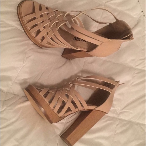 Leila Stone from shoedazzle size 7 1/2 - Picture 1 of 3