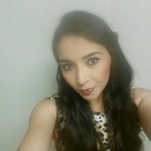 Meet your Posher, Cynthia