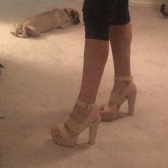 Heels - Picture 3 of 4
