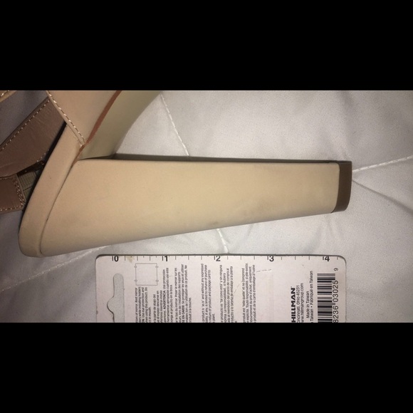 Heels - Picture 4 of 4