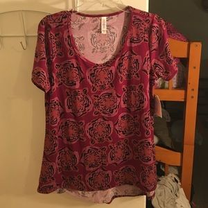 Lularoe classic tee with lion face