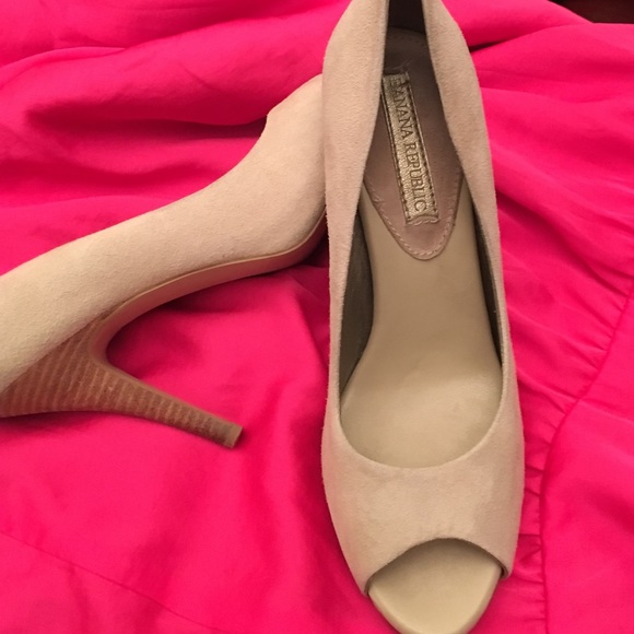 Banana republic pumps