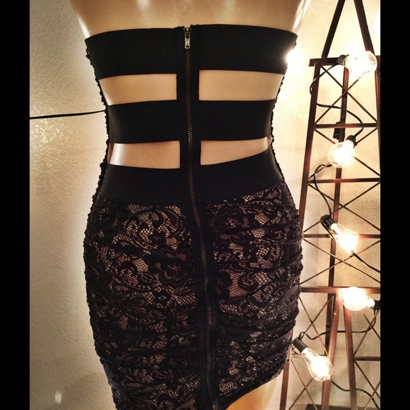 Little Black Dress Mini Lace on Nude Tone - Picture 3 of 5
