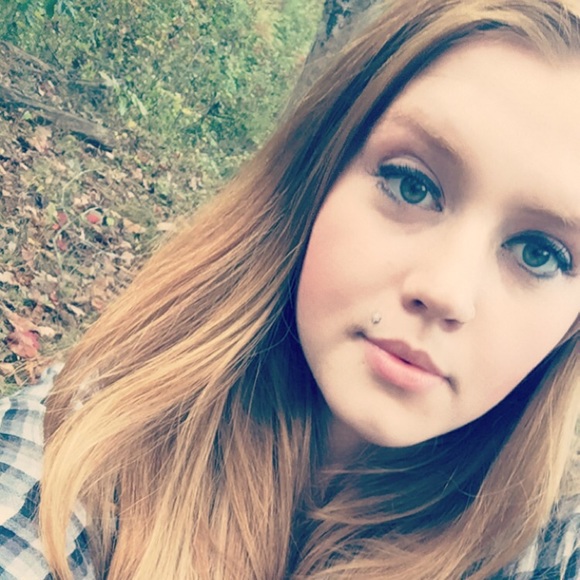 Meet your Posher, Kylee - Picture 1 of 1