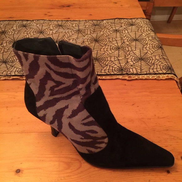 Donald J Pliner booties