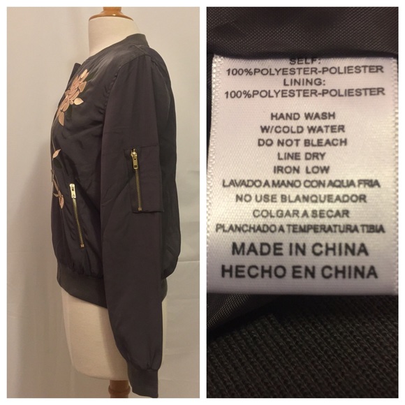 LAST ONE!!! Embroidered Bomber Jacket 🌸 - Picture 4 of 4