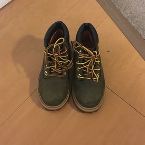 Toddler Olive green Timberlands size 8