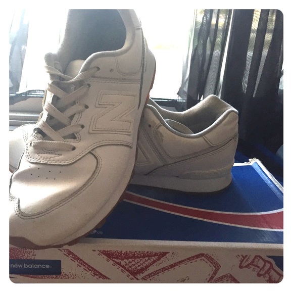 ✨RARE✨New Balance 574 good condition!