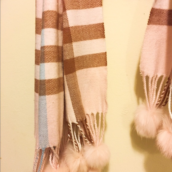 Pink scarf - Picture 3 of 3