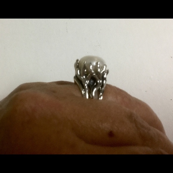Sold. Stunning 17 mm Pearl Ring - Picture 3 of 4