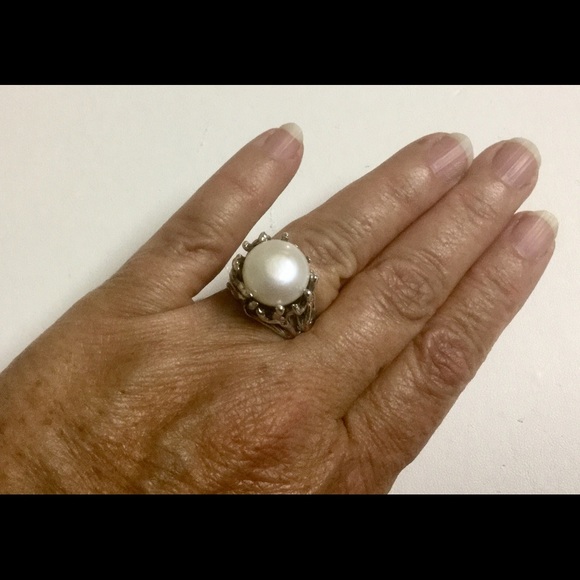 Sold. Stunning 17 mm Pearl Ring - Picture 4 of 4