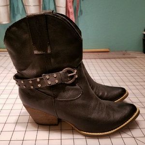 Very Volatile short cowboy boots