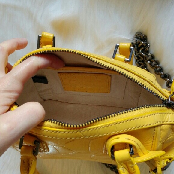 Bold and Bright Mini Leather Purse! - Picture 2 of 4