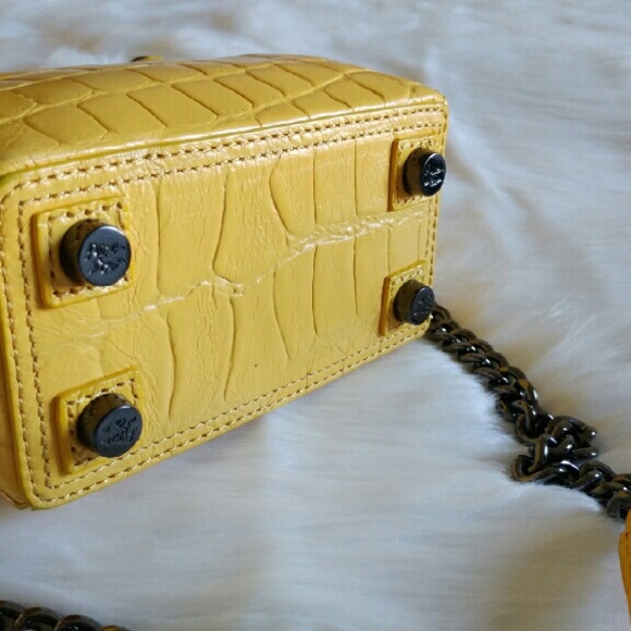 Bold and Bright Mini Leather Purse! - Picture 3 of 4