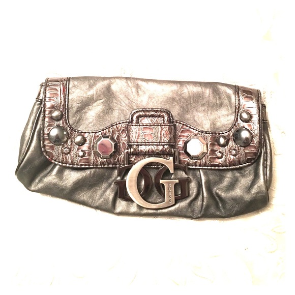 Guess Clutch