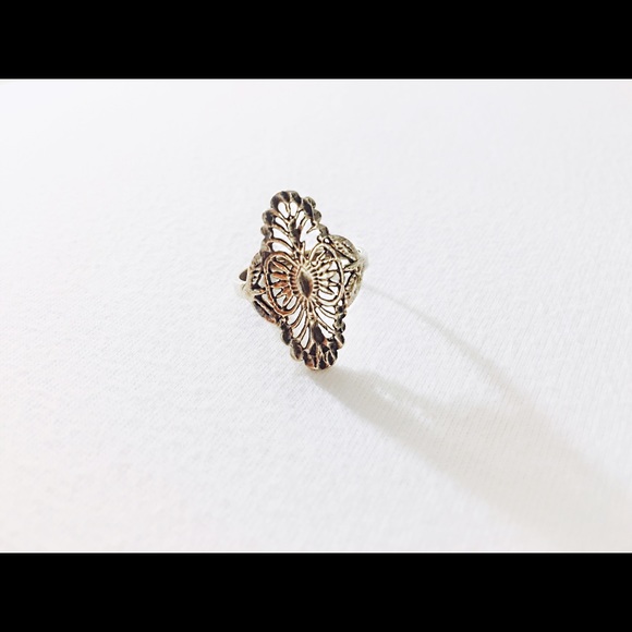 VINTAGE SILVER RING 💁🏼🙏🏼 - Picture 3 of 3