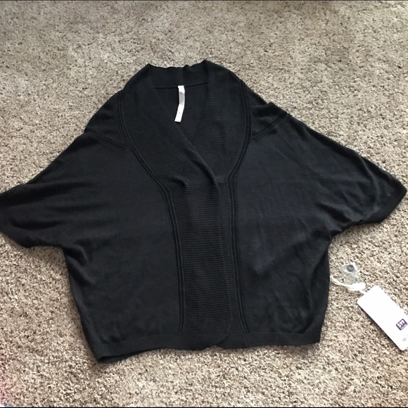 Lululemon breeze easy wrap NWT size xs/s