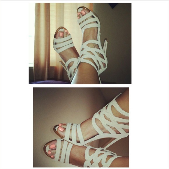 Qupid Shoes - Nude with gold trim open toe heels!