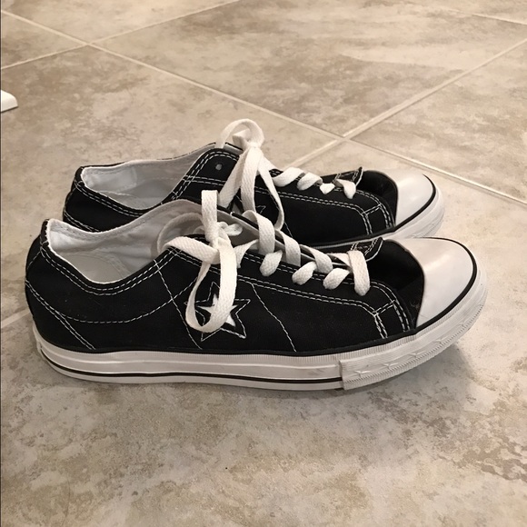 NWOT Women's Converse One Star shoes size 8
