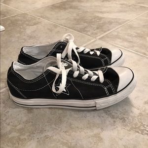 NWOT Women's Converse One Star shoes size 8